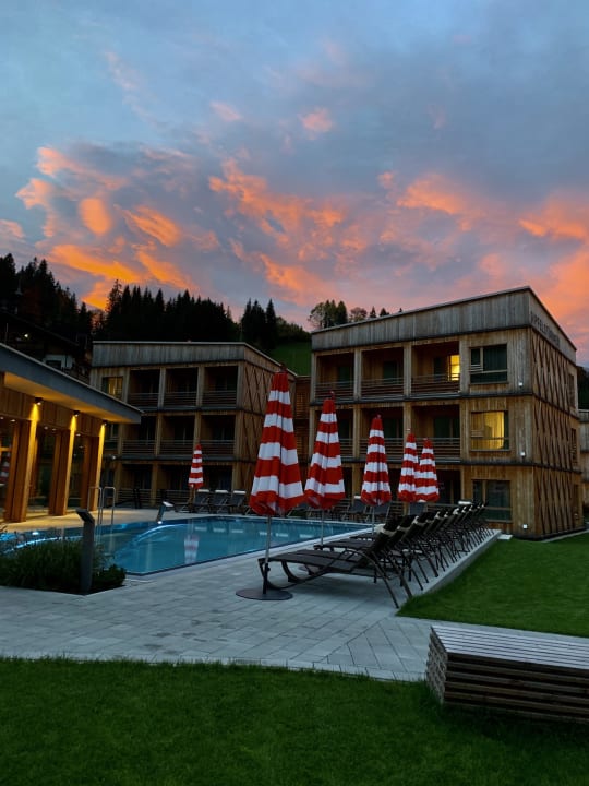Pool Tirol Lodge
