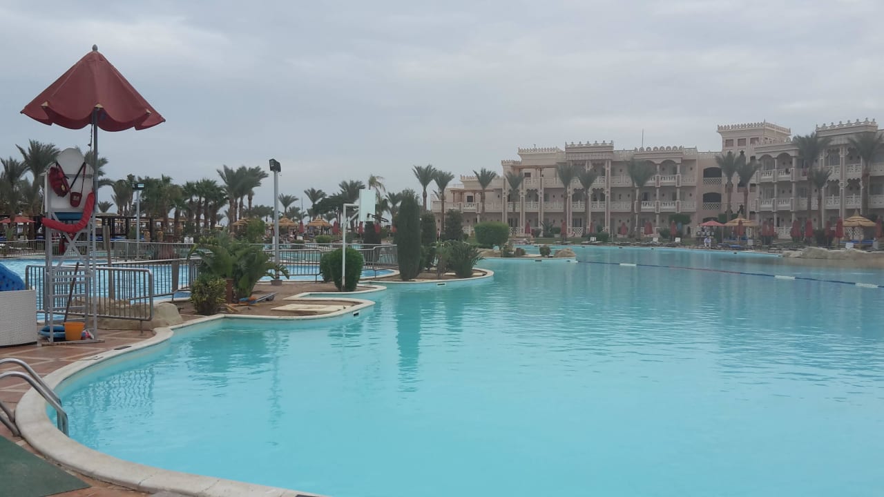 Grosser Pool  Pickalbatros Palace Resort