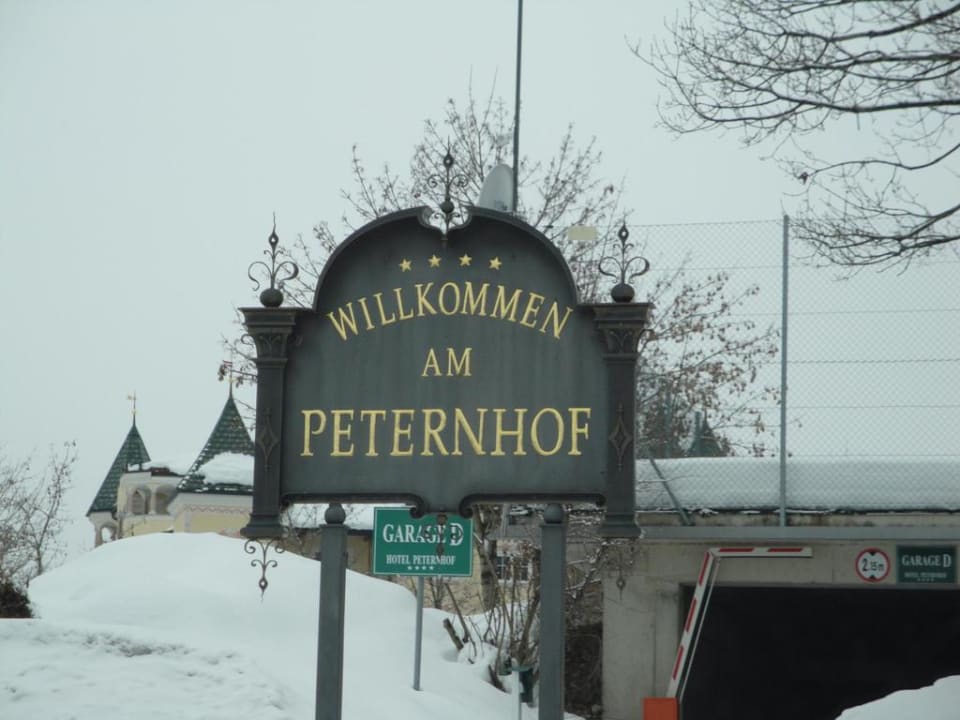 Zufahrt zum Hotel Wohlfühlresort Peternhof