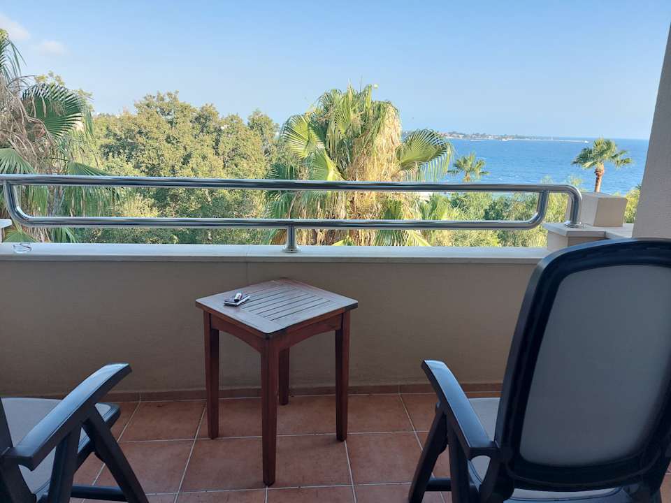 Zimmer Melas Resort Hotel