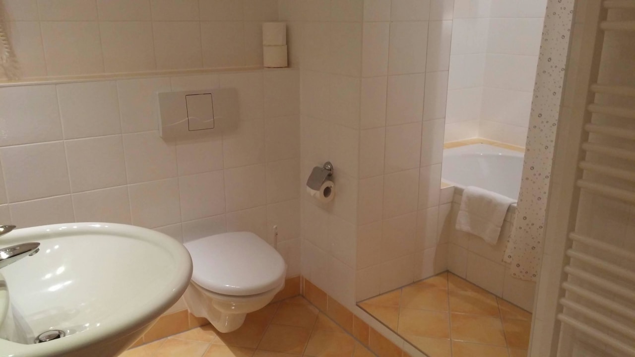 Bad mit Badewanne Elldus Resort - Familotel Erzgebirge