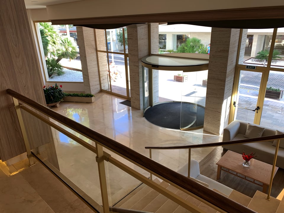 Lobby Sabina Hotel & Suites