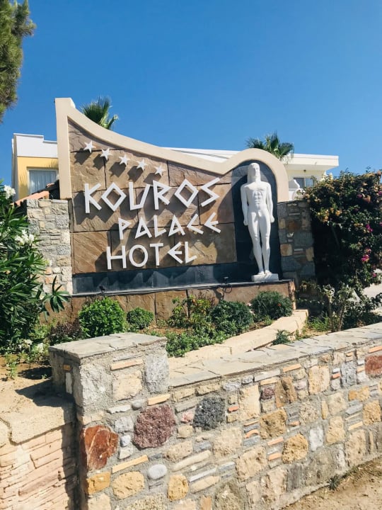 Außenansicht Hotel Kouros Palace