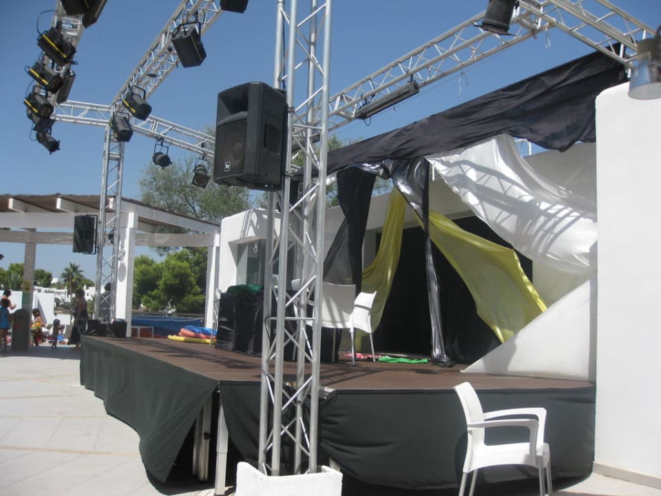 Bühne Gavimar Ariel Chico Club & Resort