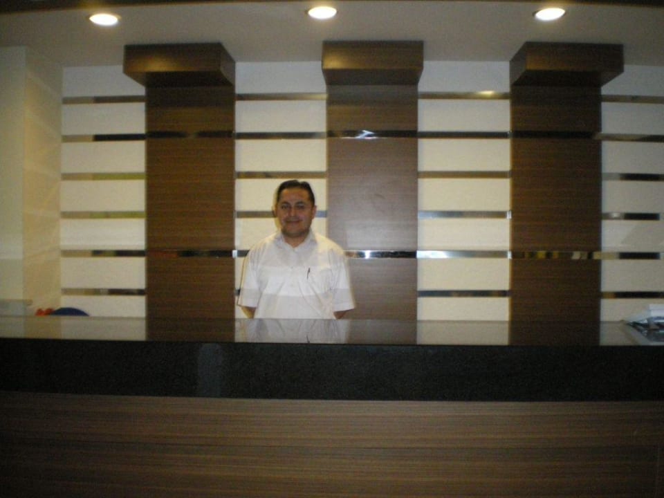 Rezeption Hotel Sirma