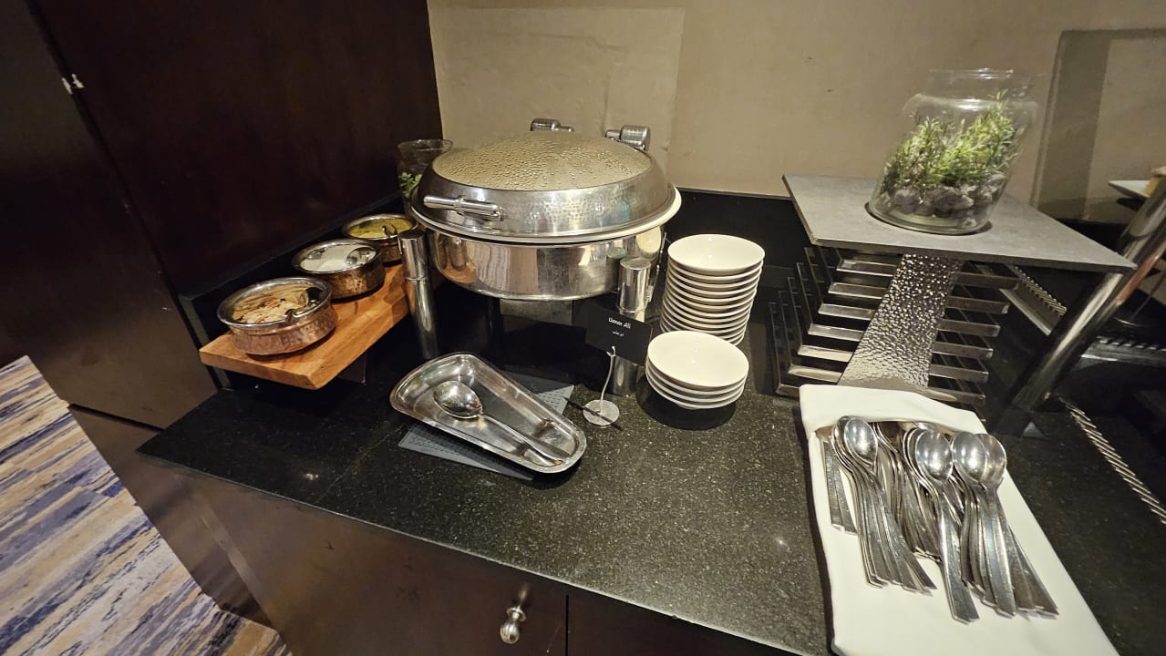 Gastro Rose Rayhaan by Rotana