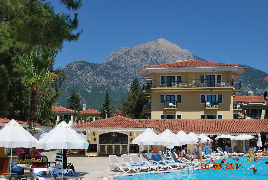 Widok przy  basenie Club Hotel Phaselis Rose