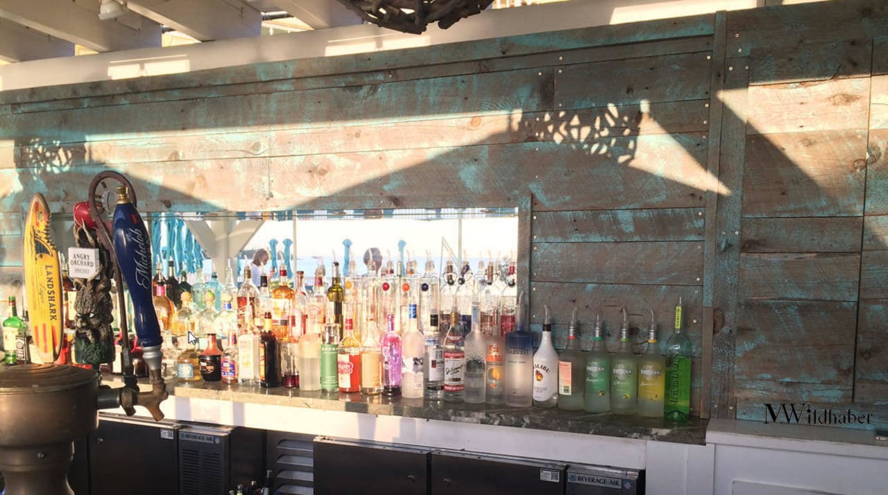 Poolbar Hotel Ocean Key Resort & Spa