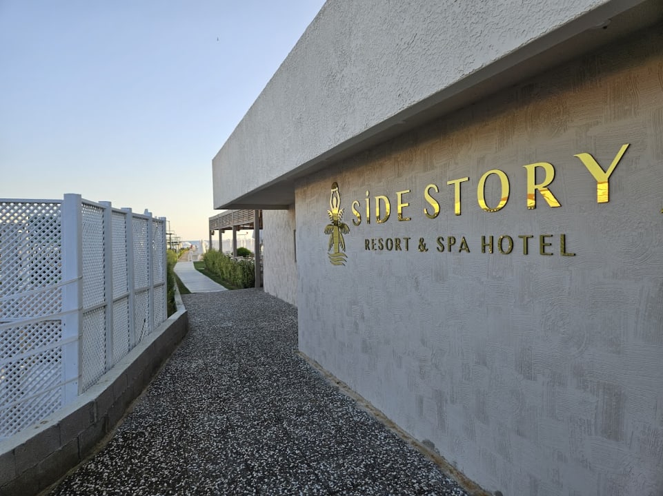 Pool Side Story Resort & Spa