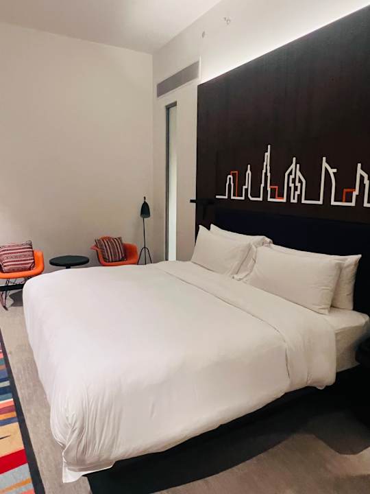 Zimmer Aloft Dubai Airport