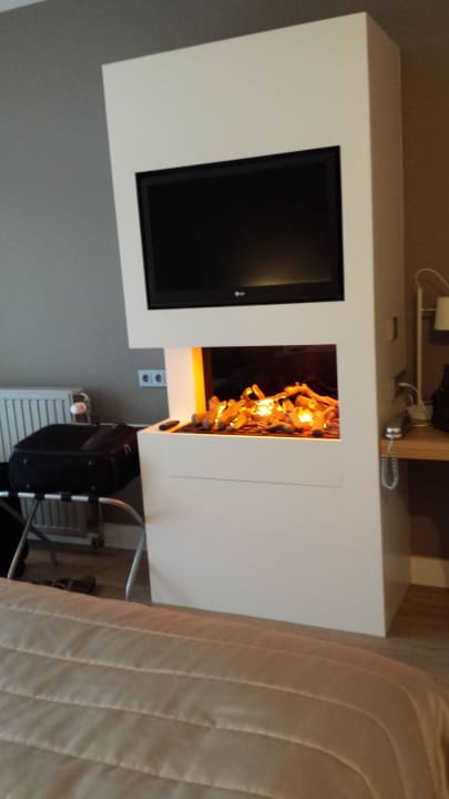 Tv & elektr. Kamin mit Raucheffekt Van der Valk Hotel Groningen Westerbroek