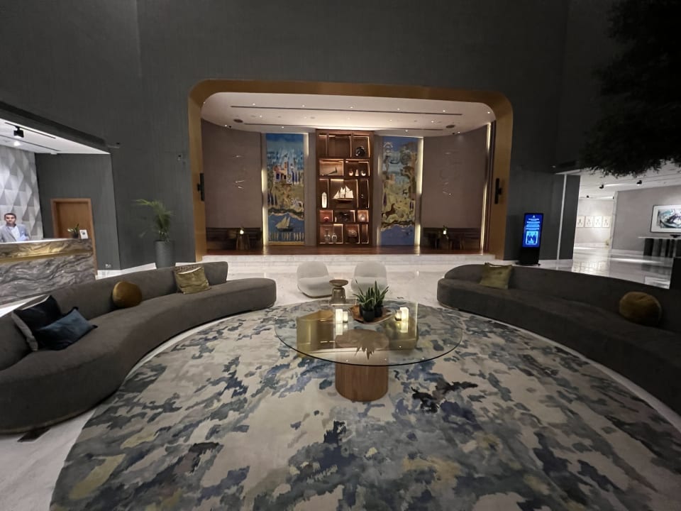 Lobby Mövenpick Hotel Jumeirah Village Triangle