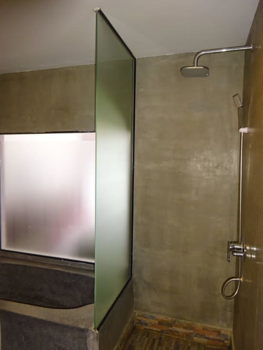 Das Bad mit Dusche Hotel Mekong Angkor Palace