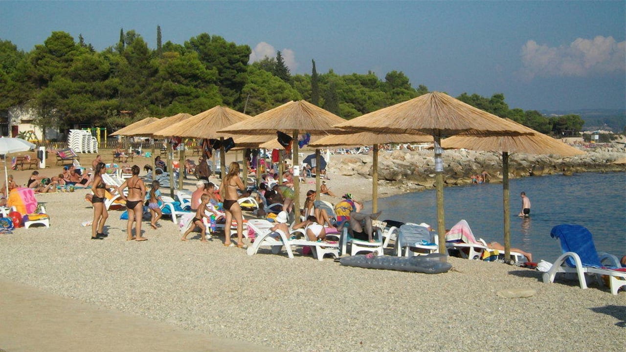 Strandbereich Aminess Vival Maestral Hotel