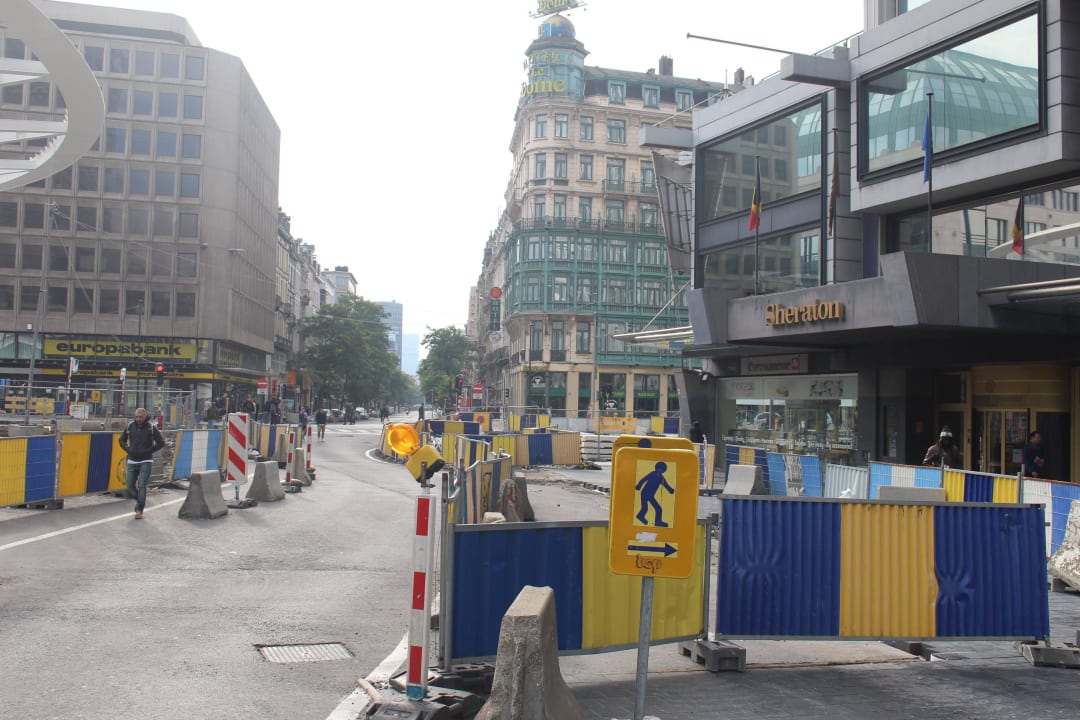 Große Baustelle vor dem Sheraton Hotel Sheraton Brüssel