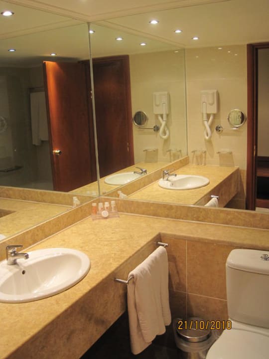 Badezimmer der Juniorsuite Porto Bello Royal