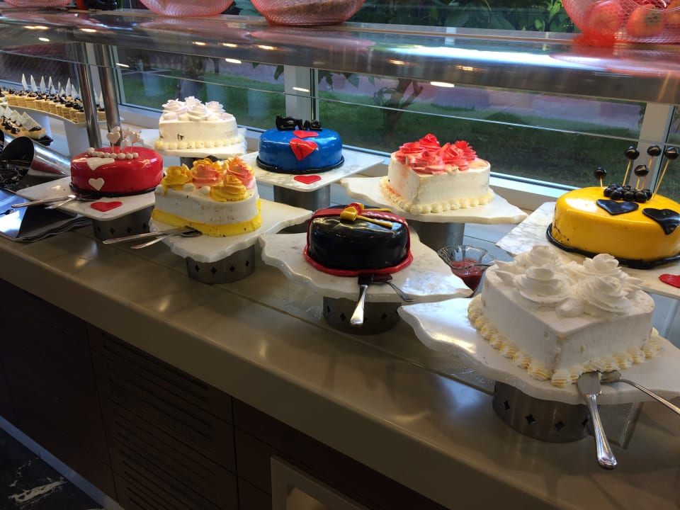 Gastro Saturn Palace Resort Hotel