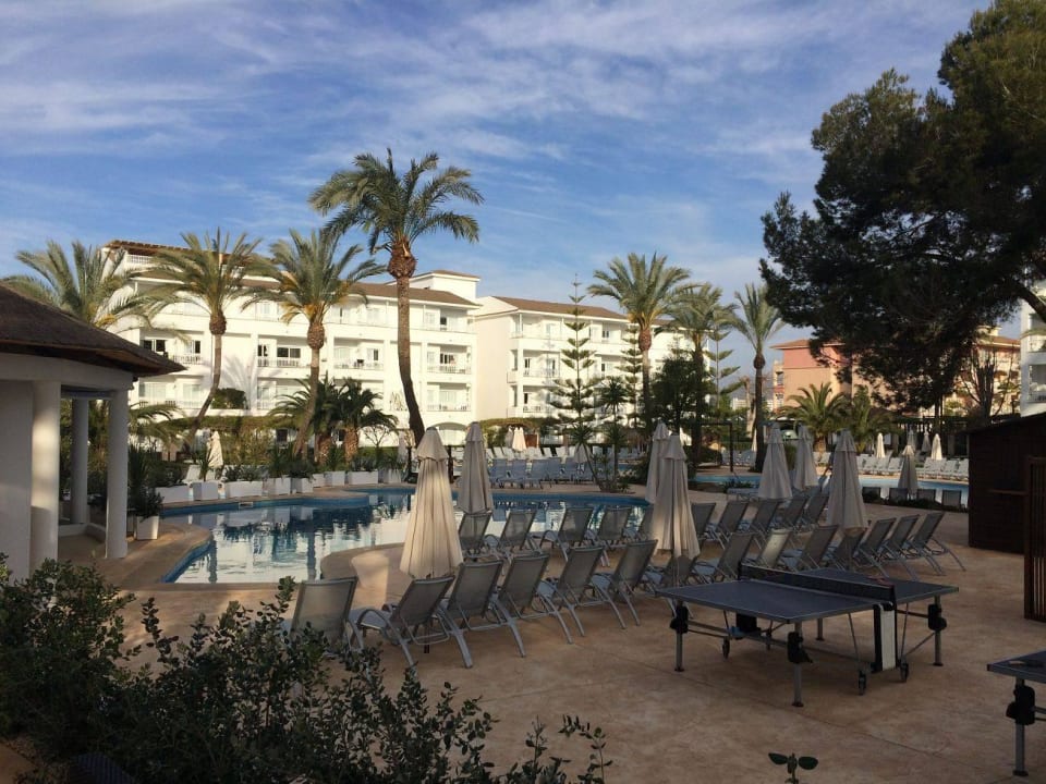 Innenhof mit Pool Prinsotel La Dorada