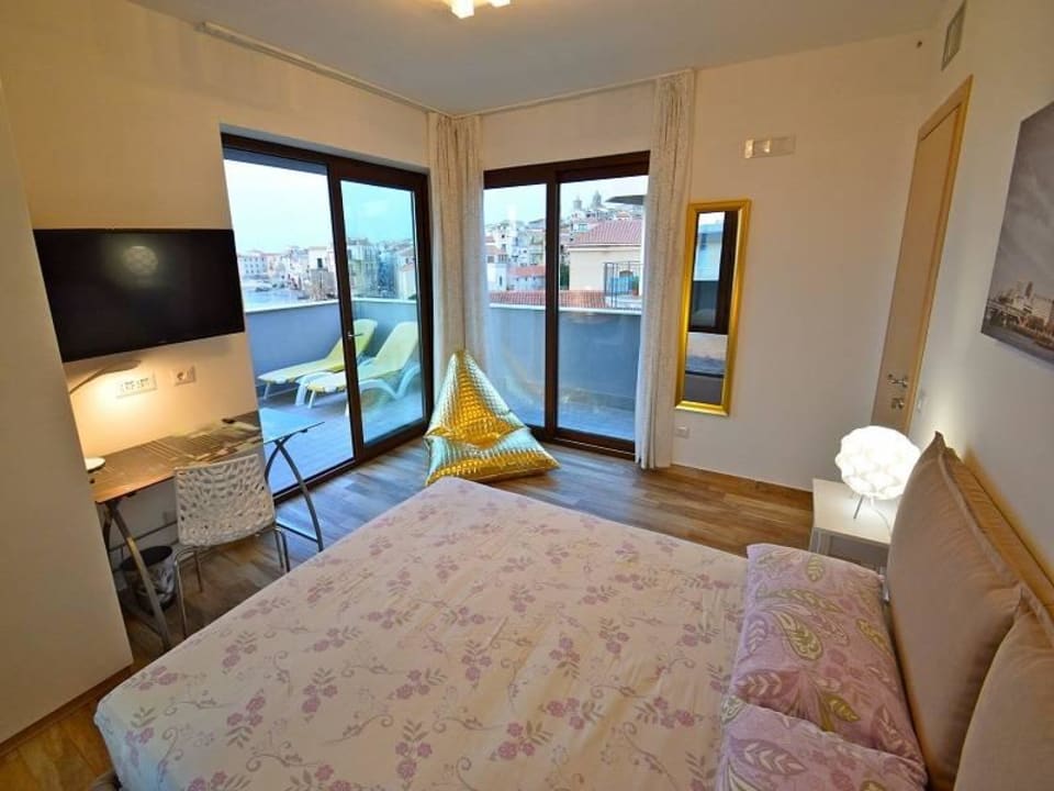 Penthouse Bedroom Royal Sea House