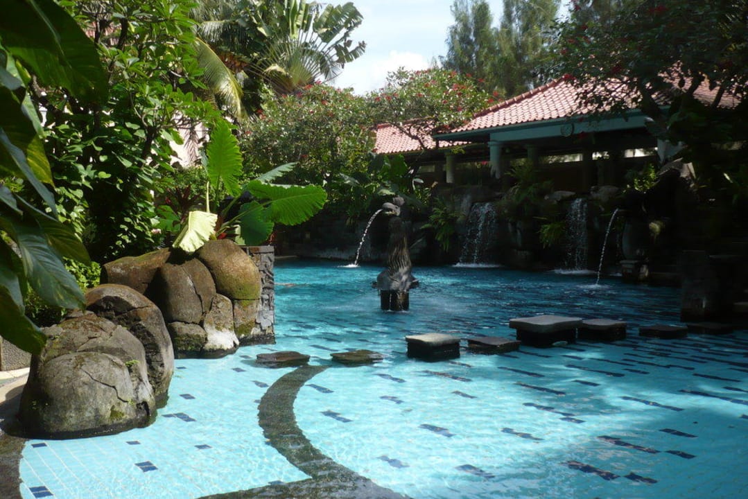 Pool Melia Purosani Yogyakarta