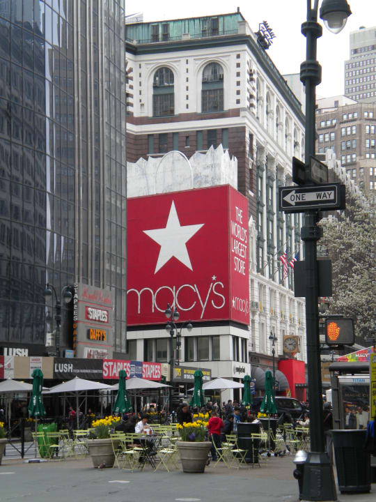 Kaufhaus macy's direkt um die Ecke Hotel Stanford NYC