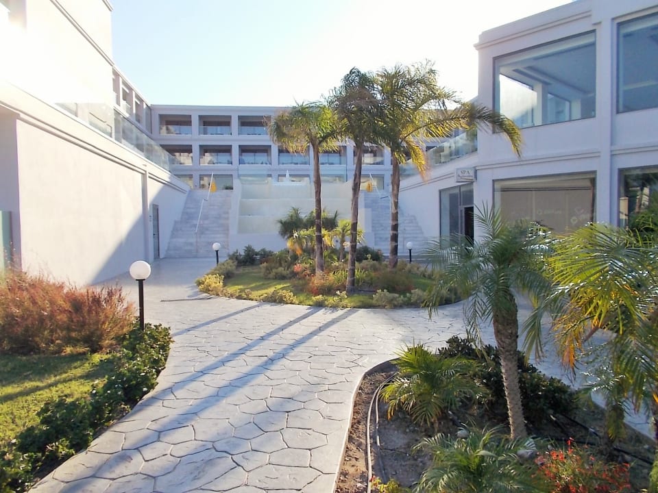 Außenansicht Asterias Beach Resort