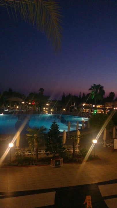 Saphir bei der Abenddämmerung Saphir Resort & Spa