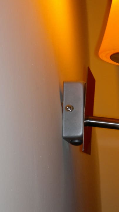 Lampe oberhalb Kopfteil vom Kinderbett Mahdia Beach & Aquapark