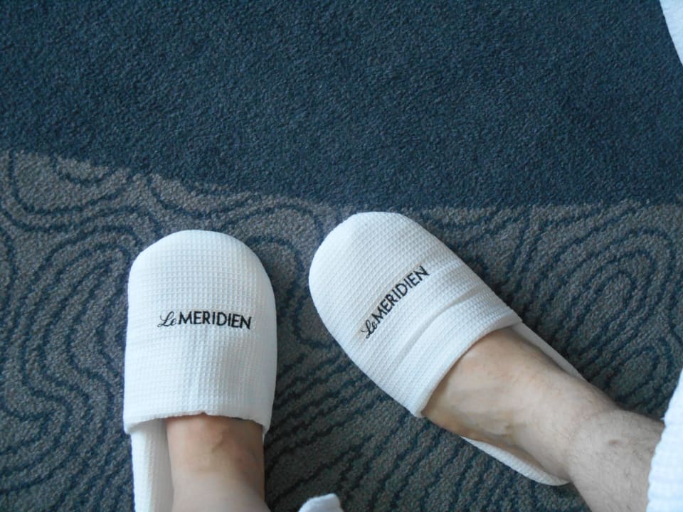 Hotel-Hausschuhe Hotel Le Meridien Al Aqah Beach Resort