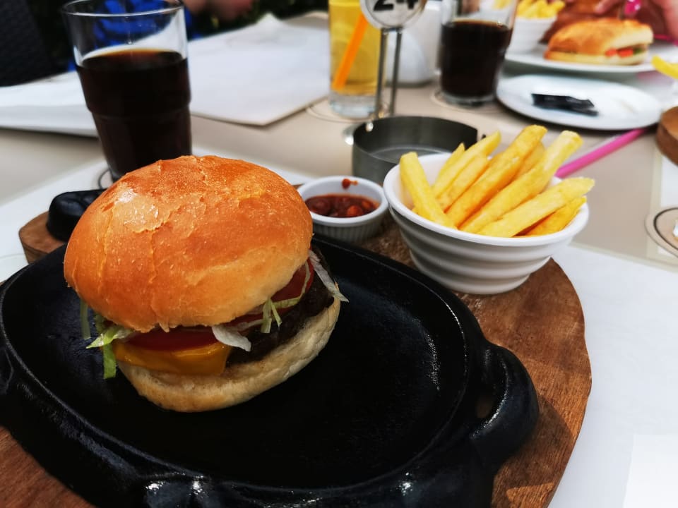 Gastro Xanadu Resort Hotel