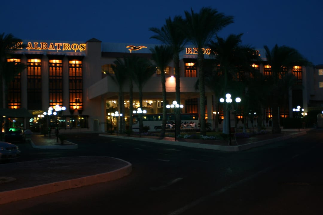 Haupteingang von vorne Beach Albatros Resort