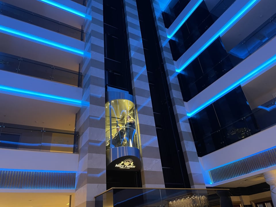 Lobby Mary Hotel Side