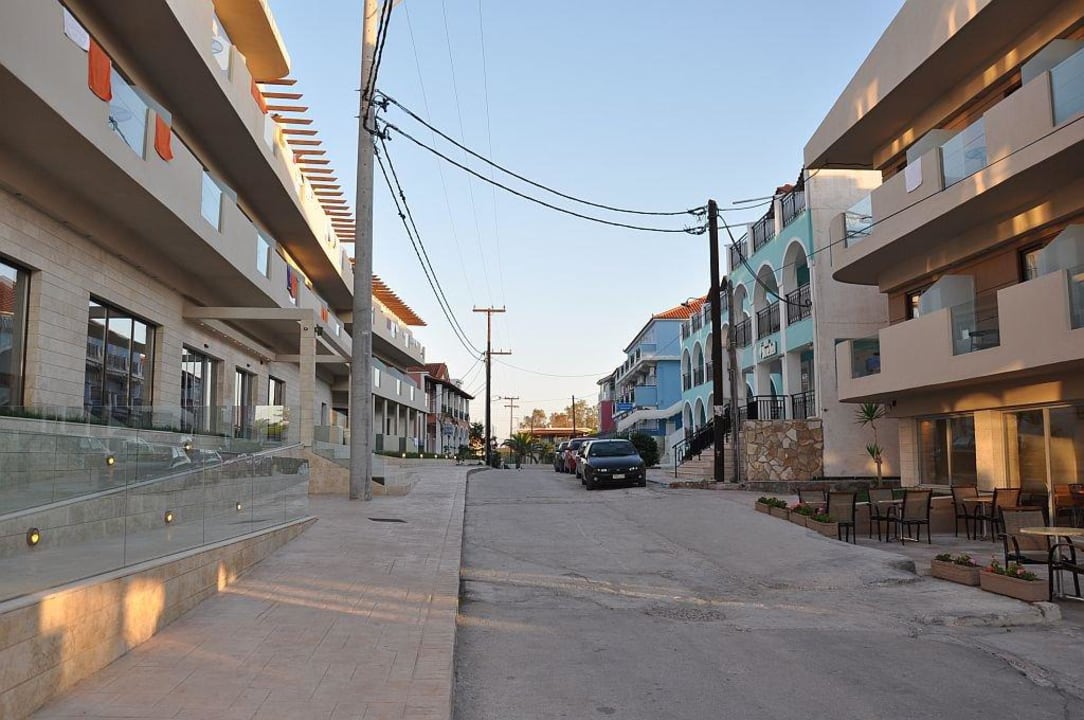 Dwa budynki Gardelli Art Gardelli Resort Art Hotel