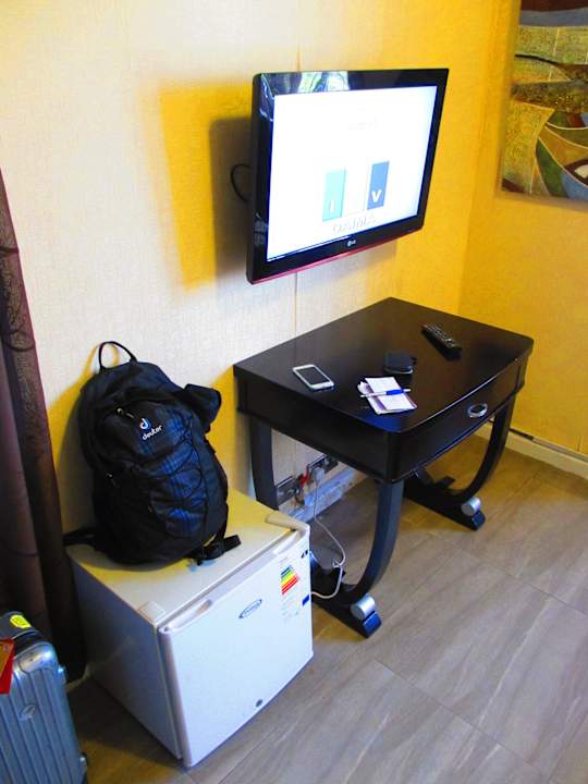 TV / Kühlschrank Hotel New Avon