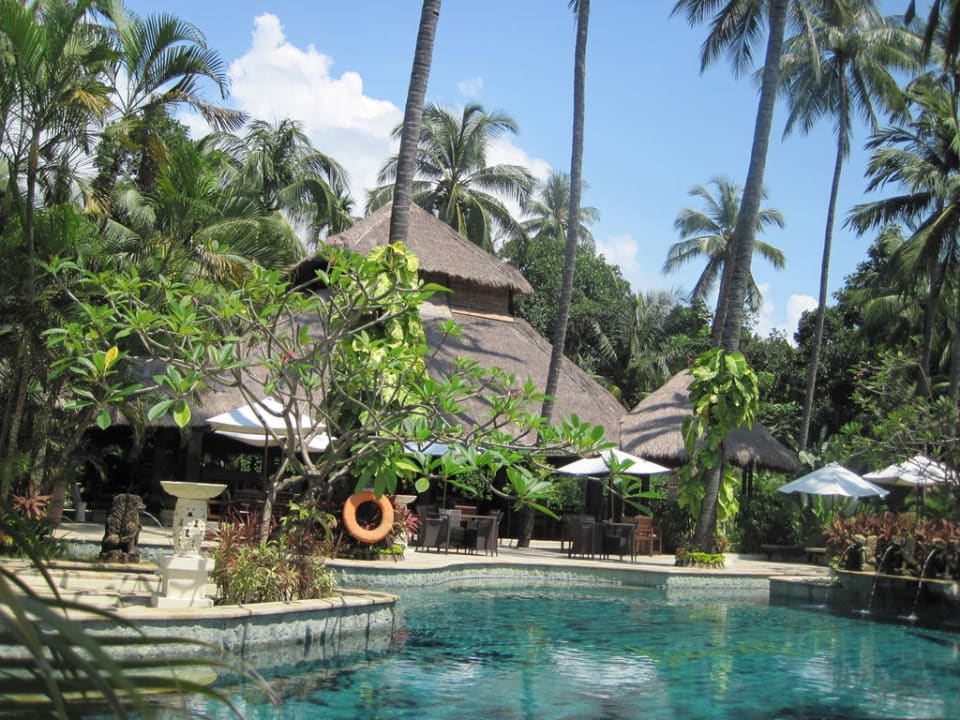 Pool und Restaurant Alam Anda Ocean Front Resort & Spa