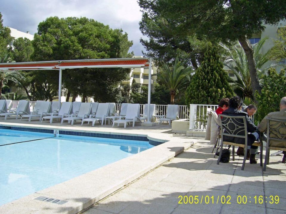 Oberer Aussenpool vorm Hotel Hotel Best Delta