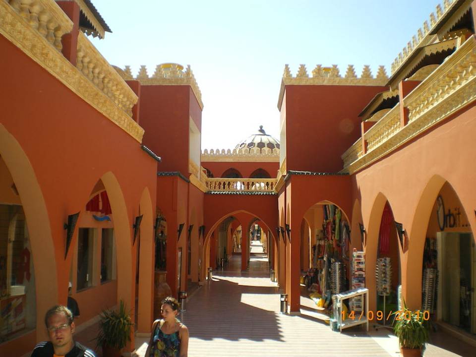 Haupteingang ins Hotel  Pickalbatros Alf Leila Wa Leila Resort - Neverland Hurghada