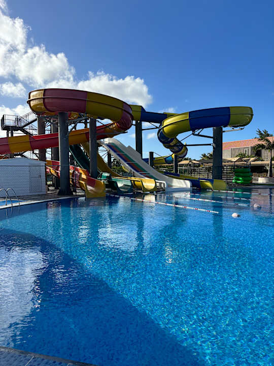Pool Crystals Beach Resort Belle Mare, a member of Radisson Individuals