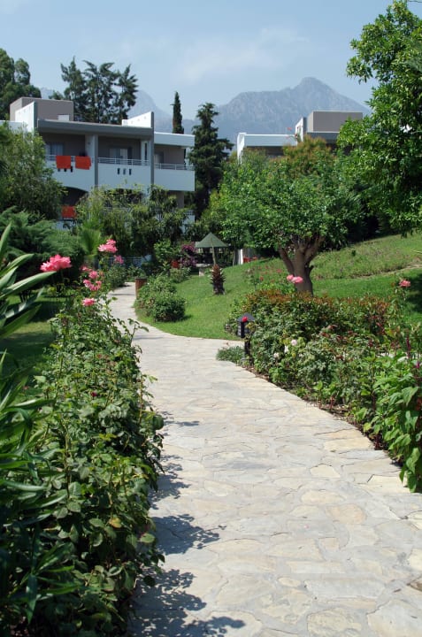 Дорожка к бунгало Greenwood Kemer Resort