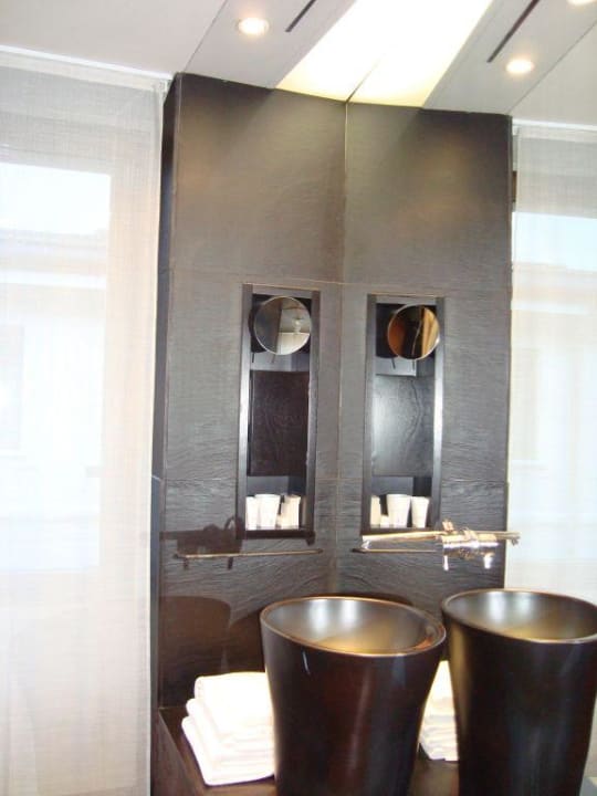 Zimmer/Bad Hotel Straf