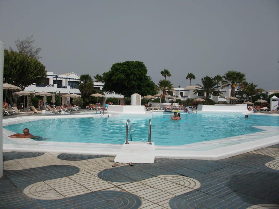 Großer Pool Relaxia Olivina