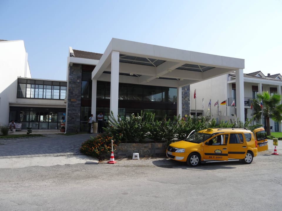 Hoteleingang Jiva Beach Resort