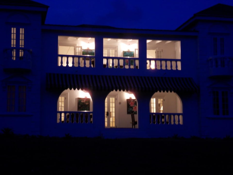 Außen um die Villa Half Moon