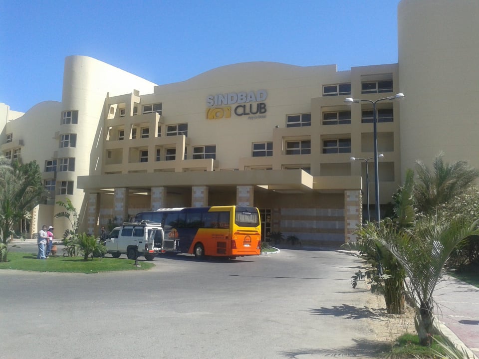 Hlavní vchod Sindbad Club