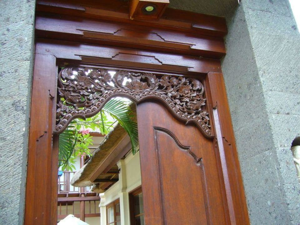 Вход на виллу Hotel Karma Jimbaran