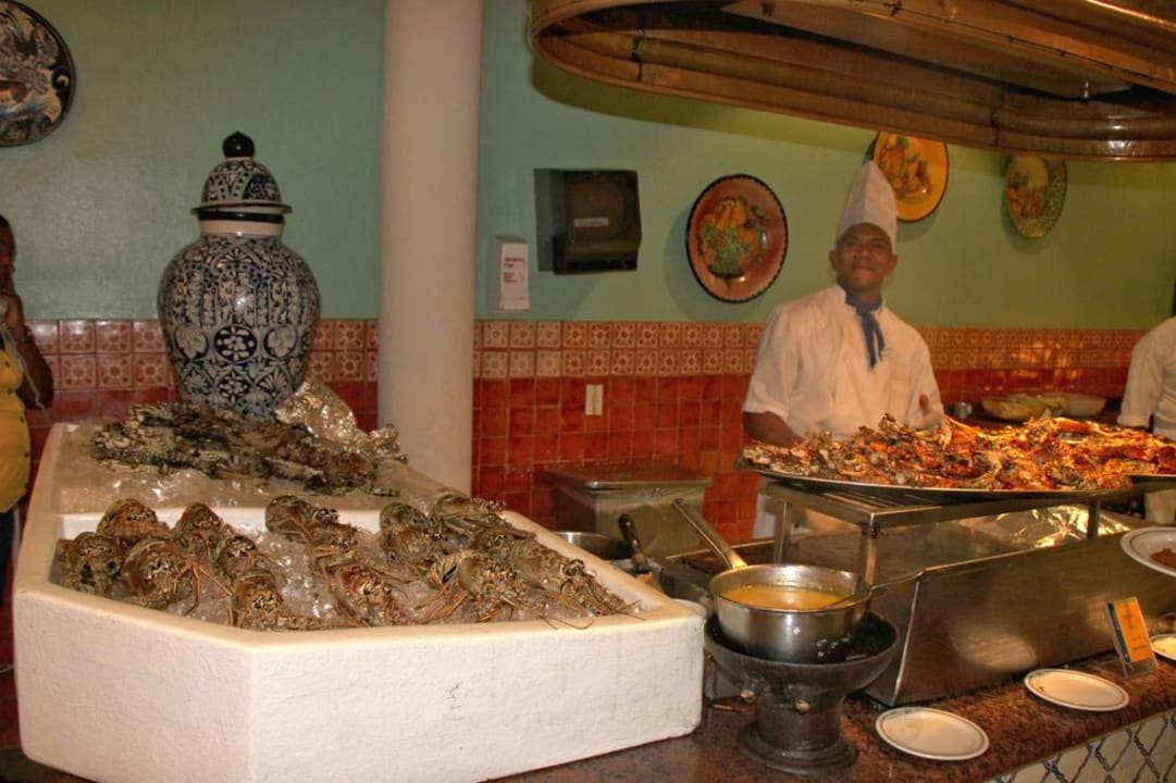 Buffetrestaurant am Dominikanischen Abend Iberostar Waves Costa Dorada