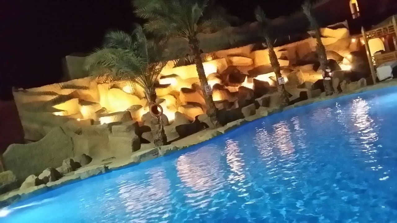 Am Abend Pickalbatros Alf Leila Wa Leila Resort - Neverland Hurghada