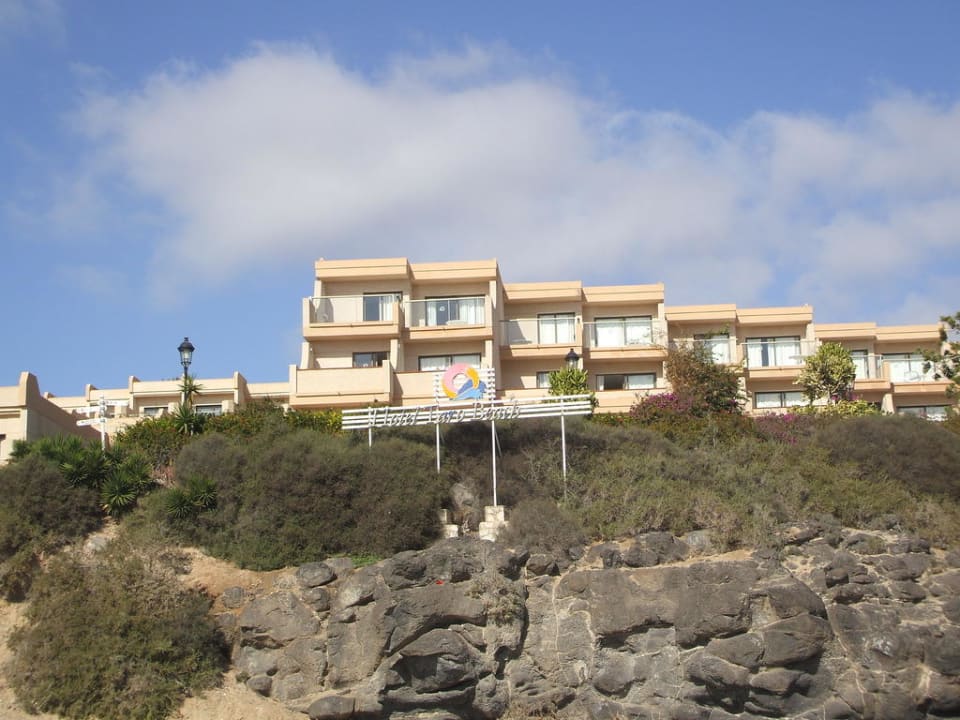 Hotelansicht vom Strand aus SBH Hotel Taro Beach