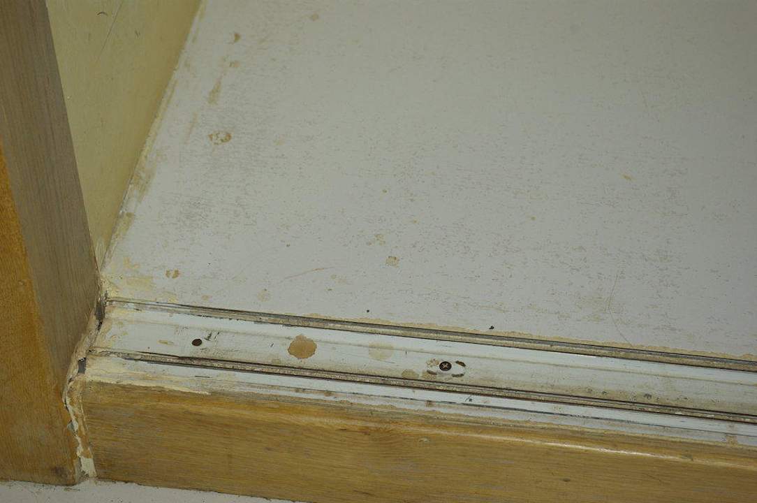 Der Keiderschrank - linke Seite Ghazala Gardens