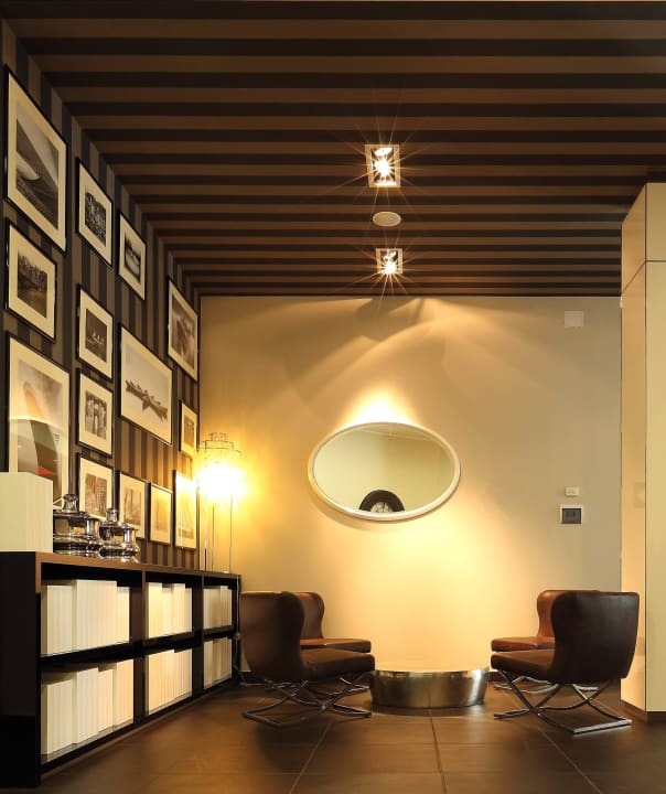 Hall Hotel Holiday Inn Genoa City